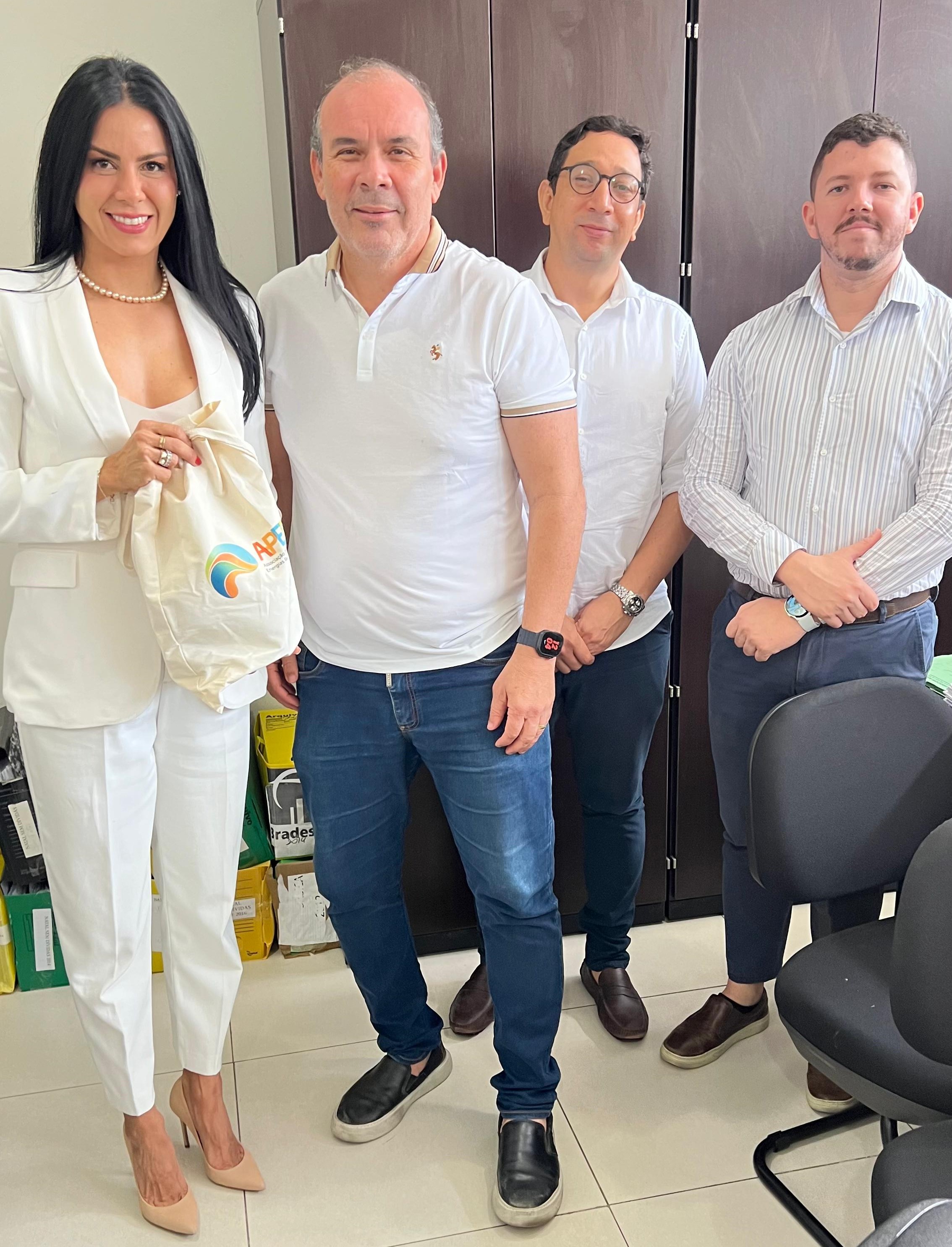 APER e Procon Natal discutem melhorias nos serviços de energia solar